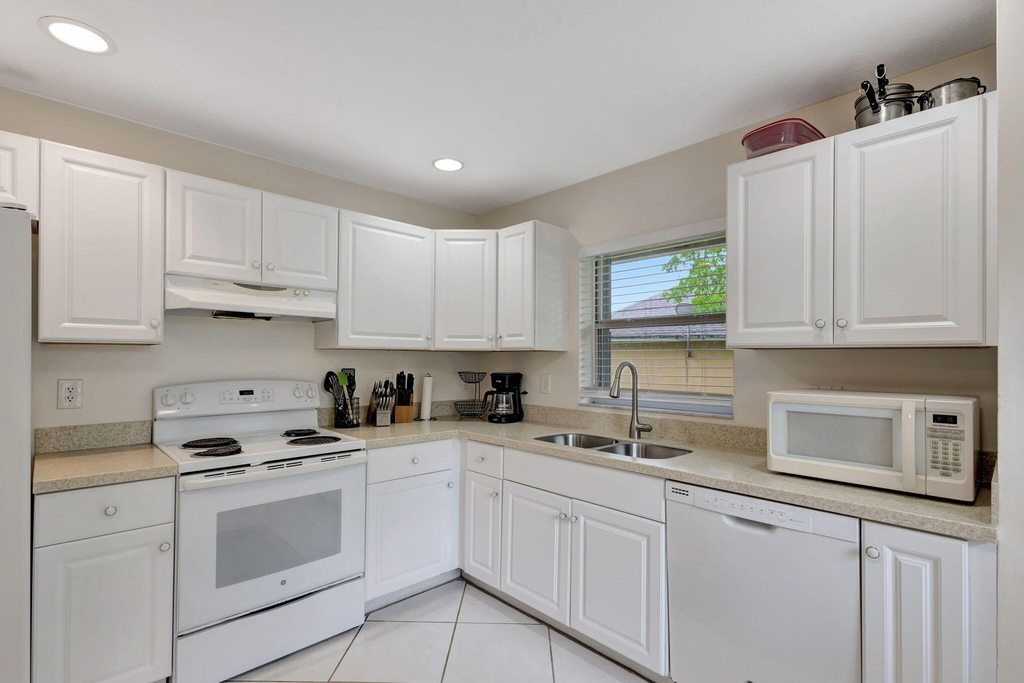 13810 Yarmouth Drive - Photo 13