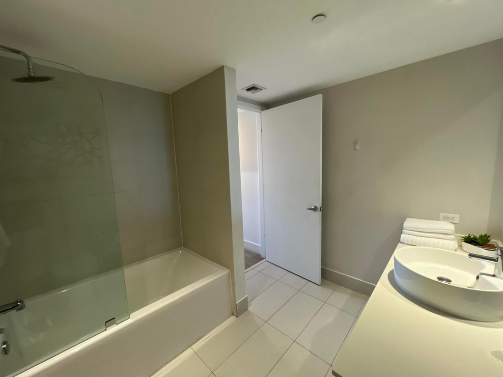 2600 E Hallandale Beach Boulevard - Photo 5