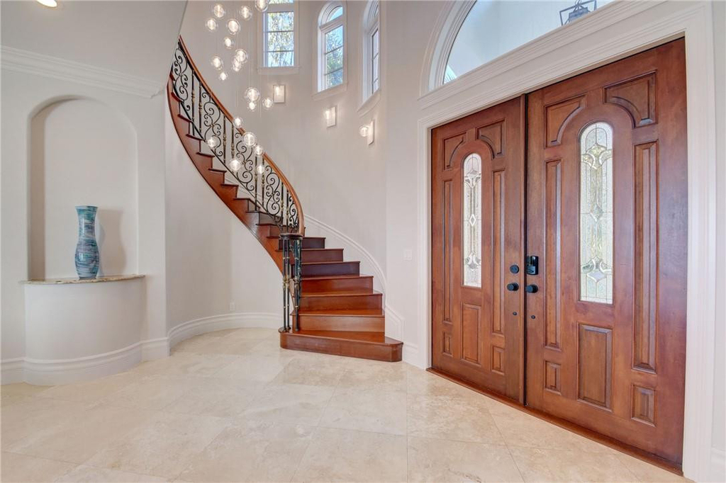 1320 S Lakeside Drive - Photo 2