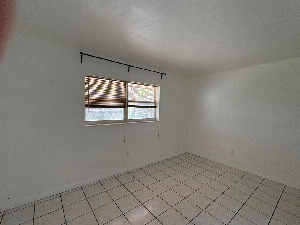 231 Sw 8th Street - Photo 22