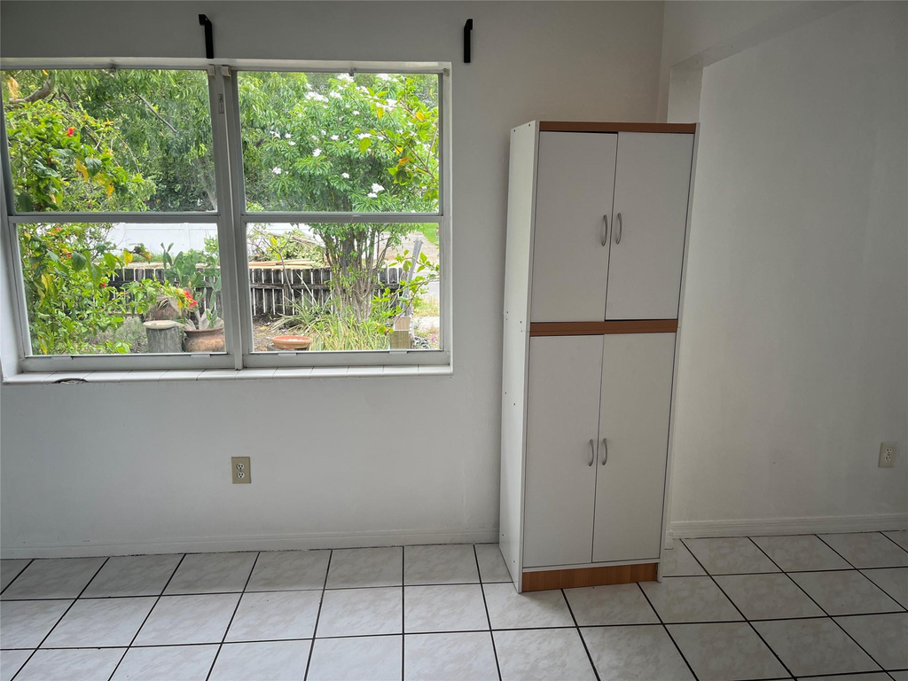 231 Sw 8th Street - Photo 11