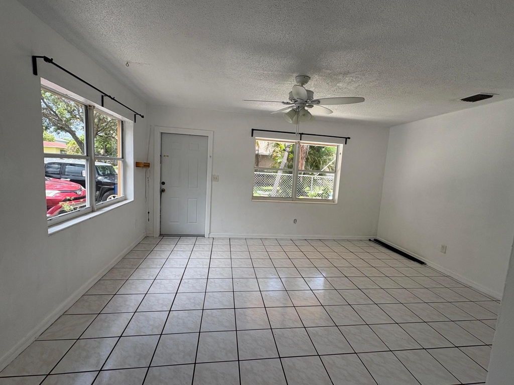 231 Sw 8th Street - Photo 3