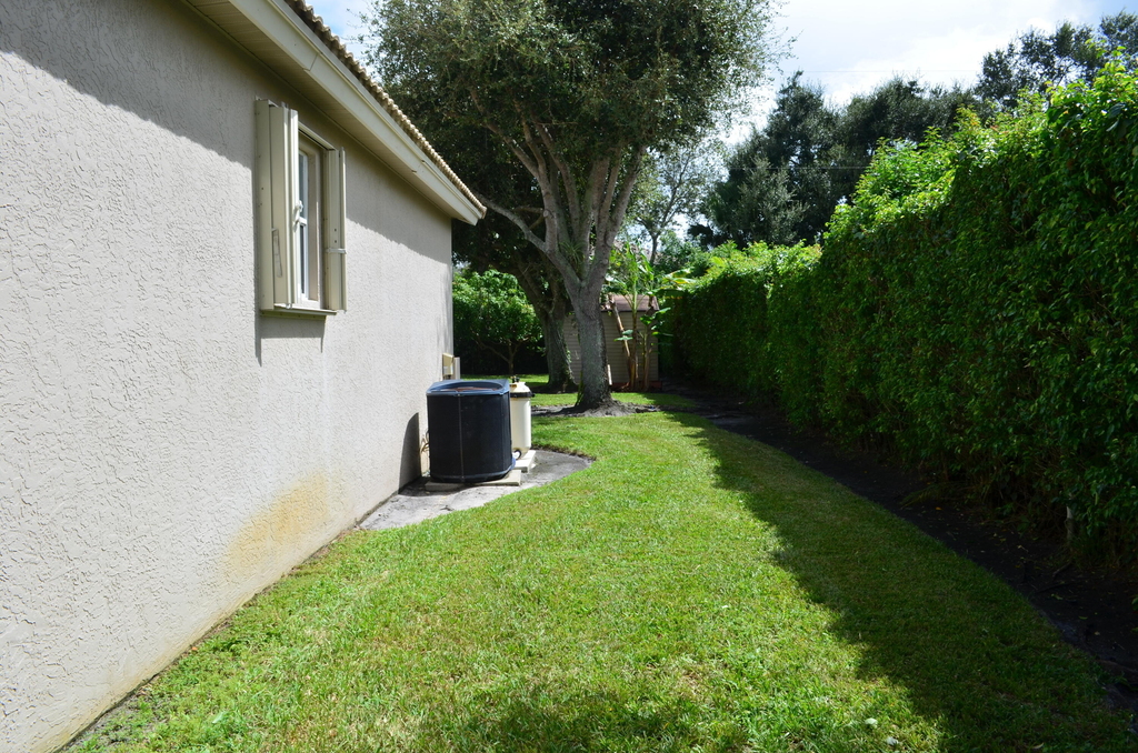 9242 Olmstead Drive - Photo 33