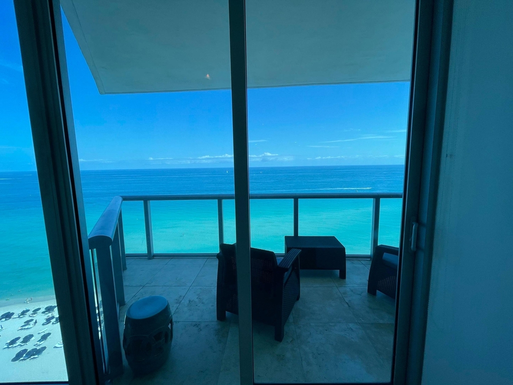 17001 Collins Avenue - Photo 6