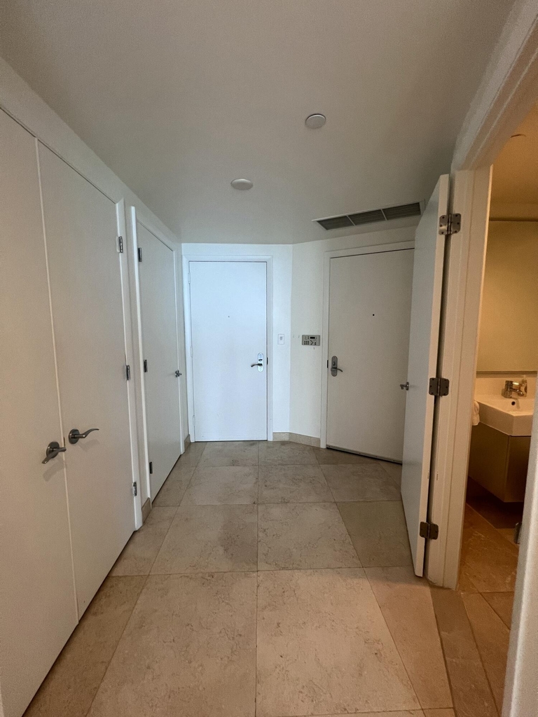 17001 Collins Avenue - Photo 14