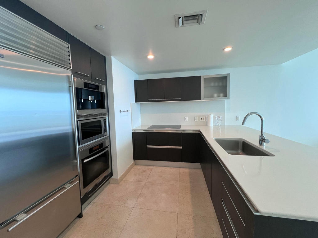 17001 Collins Avenue - Photo 4