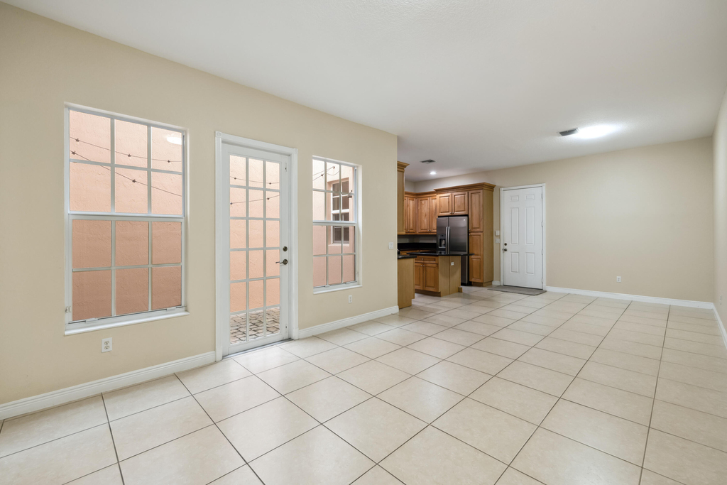 810 Nw 83rd Lane - Photo 3