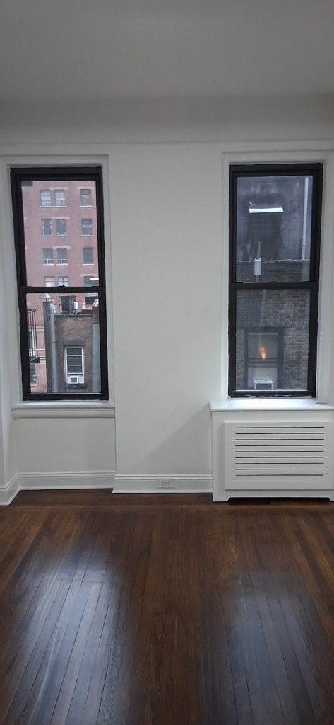 140 East 46th Street - Photo 11