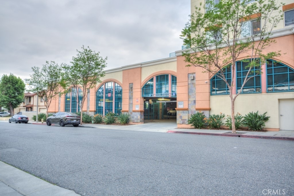580 W Main - Photo 40