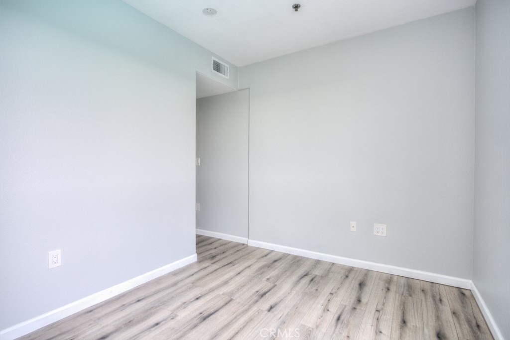 580 W Main - Photo 28