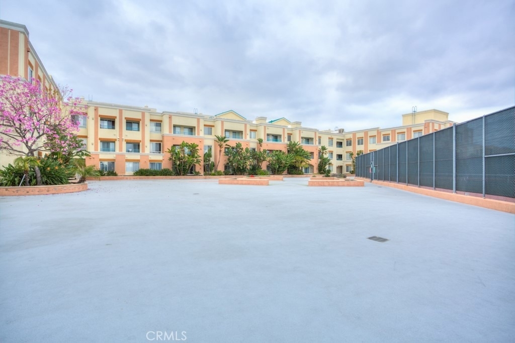 580 W Main - Photo 32