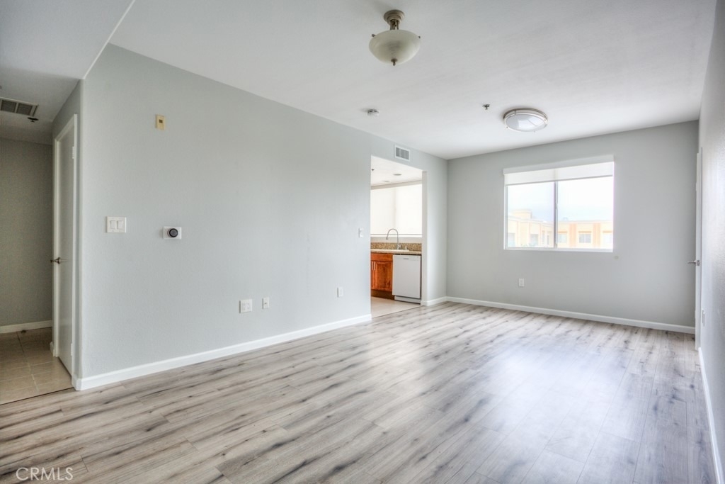 580 W Main - Photo 6