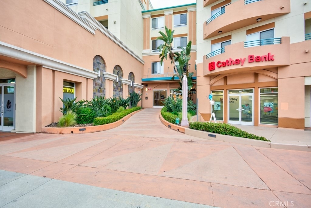 580 W Main - Photo 1