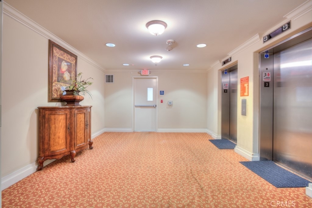 580 W Main - Photo 3