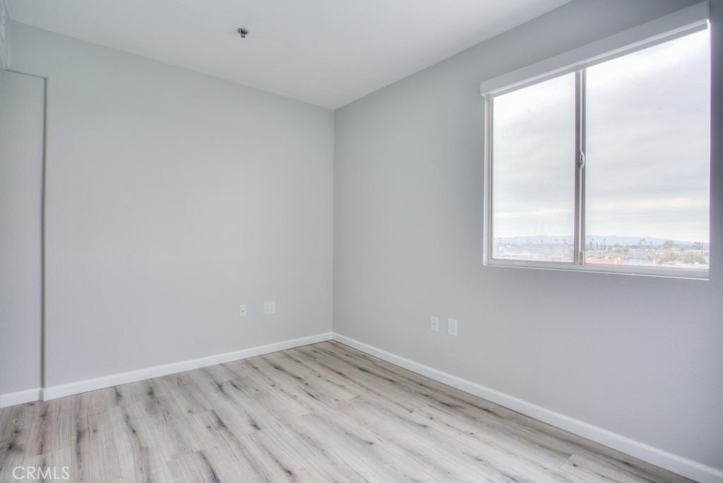 580 W Main - Photo 27
