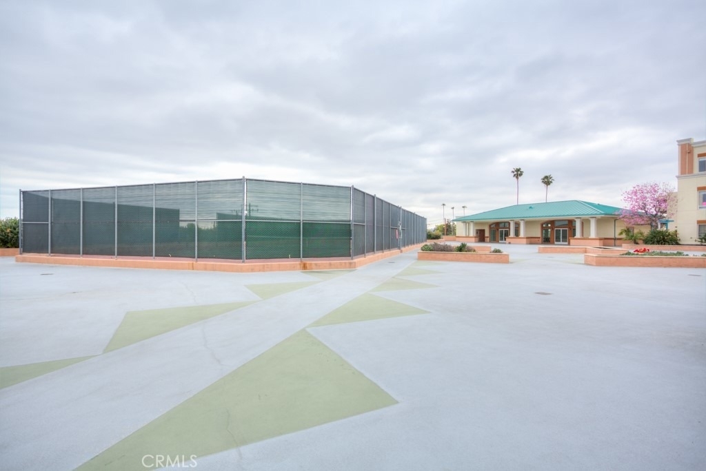 580 W Main - Photo 33