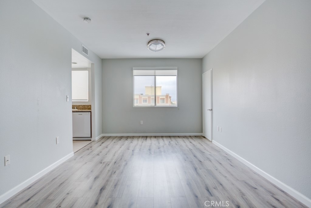 580 W Main - Photo 9