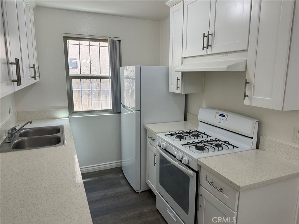 7055 Etiwanda Avenue - Photo 6