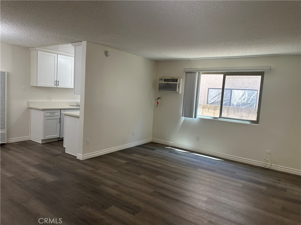 7055 Etiwanda Avenue - Photo 2