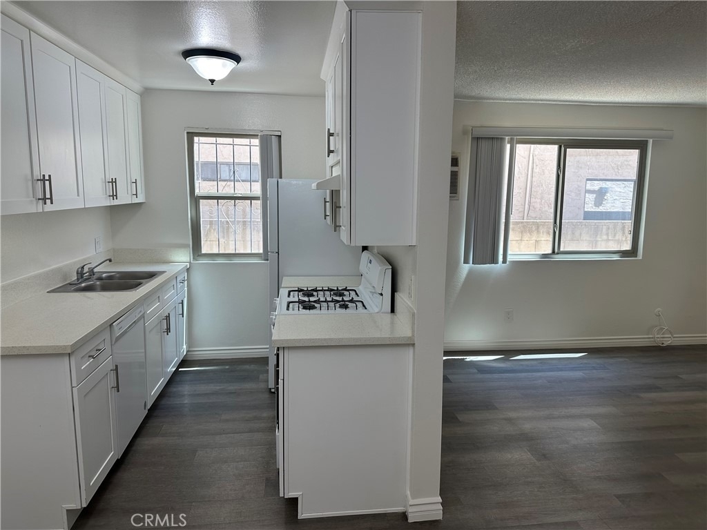 7055 Etiwanda Avenue - Photo 7