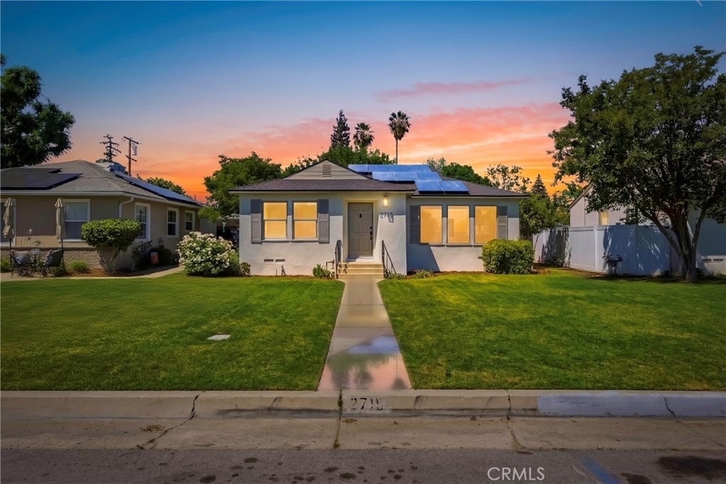 2715 Cedar - Photo 1