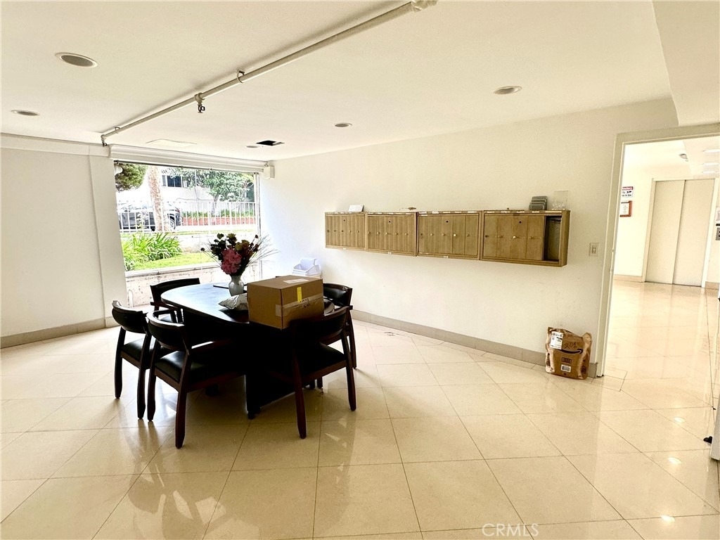 423 S Rexford Drive - Photo 4