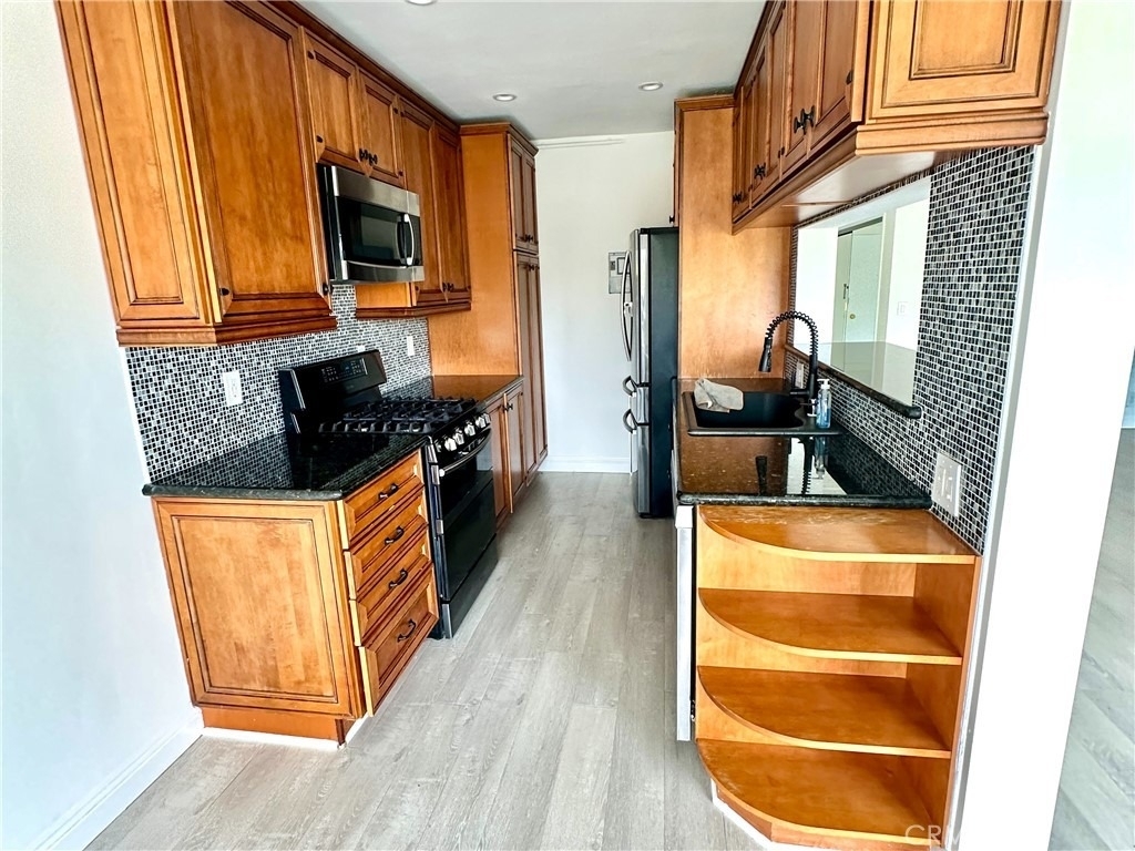423 S Rexford Drive - Photo 10
