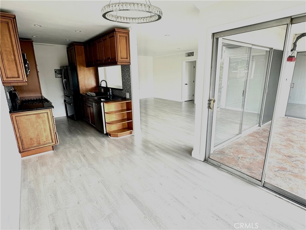 423 S Rexford Drive - Photo 12