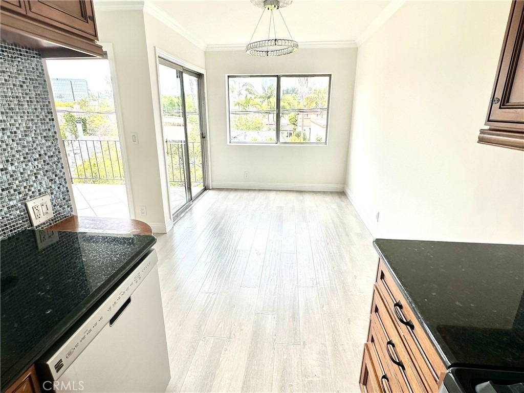 423 S Rexford Drive - Photo 11