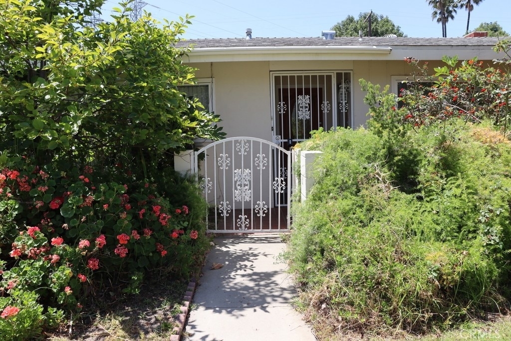 18616 Lassen Street - Photo 2