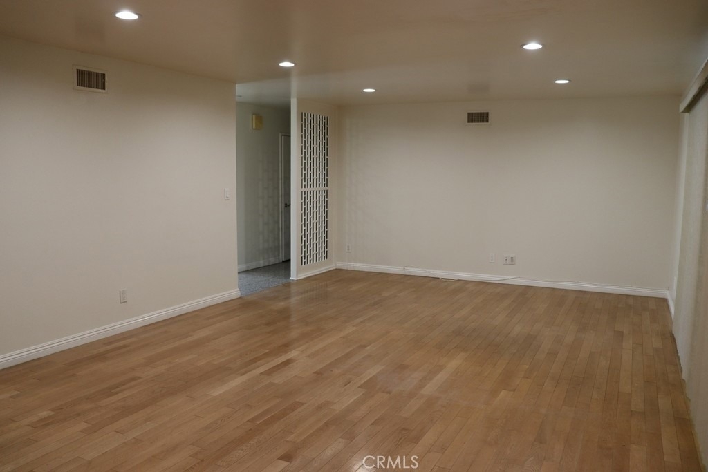 18616 Lassen Street - Photo 11