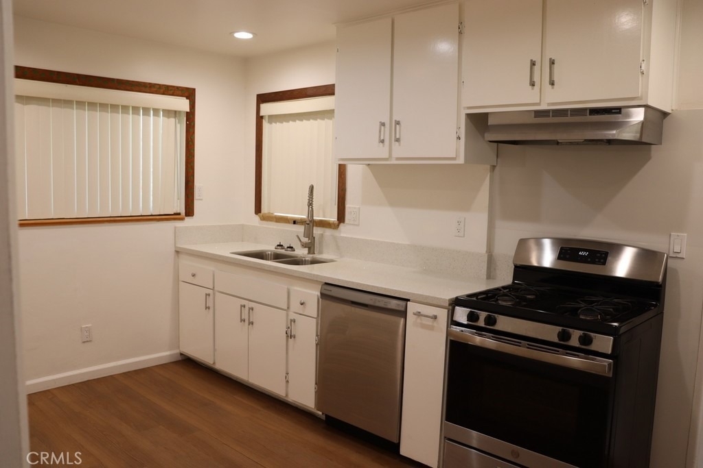 18616 Lassen Street - Photo 4
