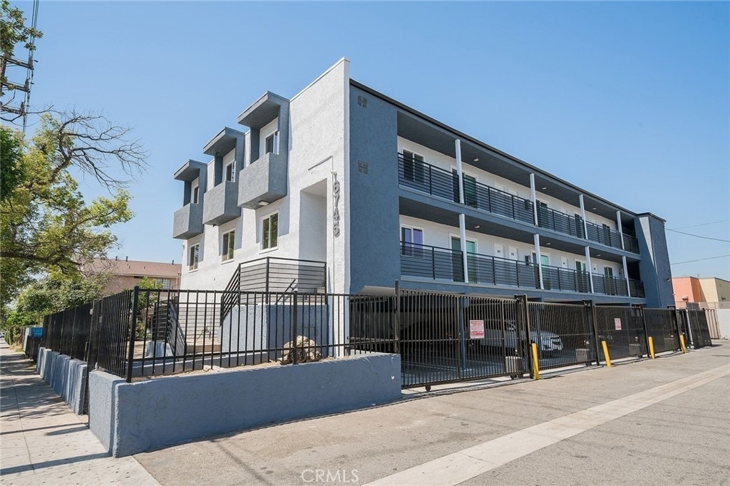 6745 Laurel Canyon Boulevard - Photo 5