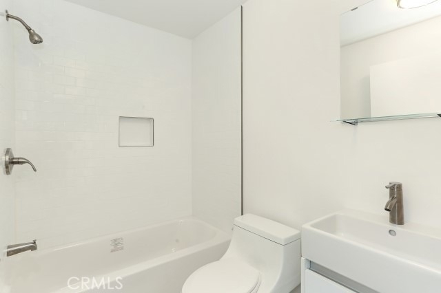 6745 Laurel Canyon Boulevard - Photo 5