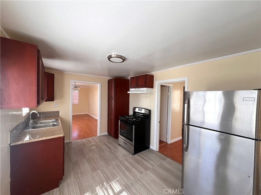 12924 Prairie Avenue - Photo 4
