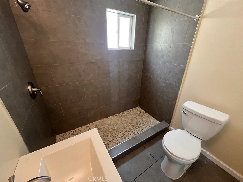 12924 Prairie Avenue - Photo 10