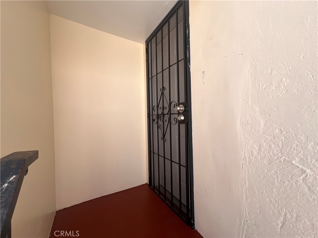 12924 Prairie Avenue - Photo 2