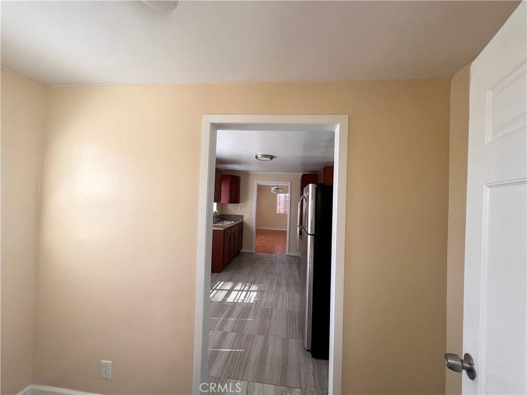12924 Prairie Avenue - Photo 3