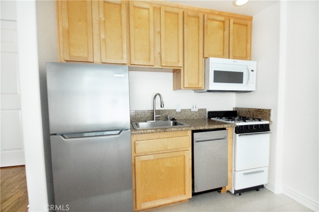3662 Clarington - Photo 30