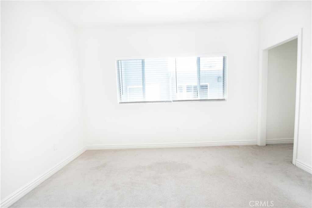 3662 Clarington - Photo 12