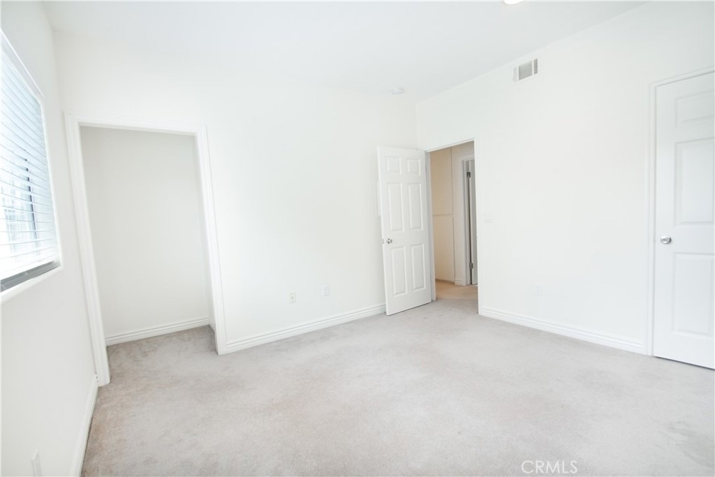 3662 Clarington - Photo 9