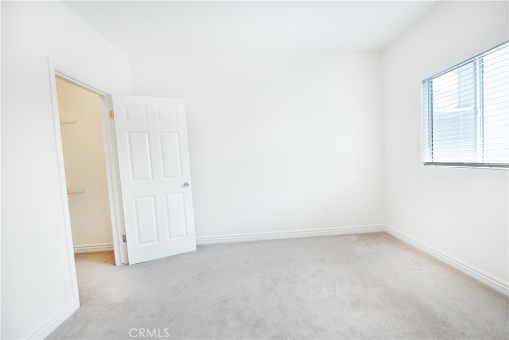 3662 Clarington - Photo 6