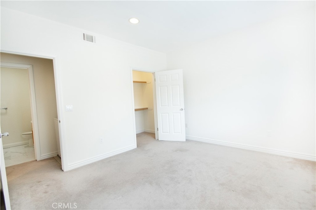 3662 Clarington - Photo 7