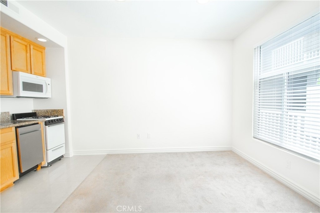 3662 Clarington - Photo 19