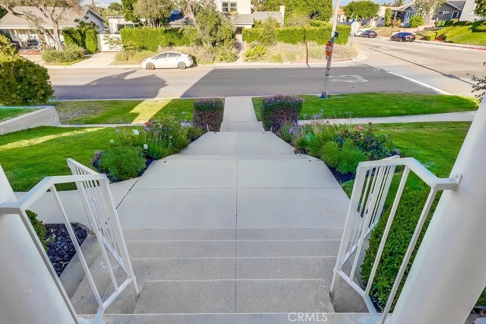 1239 S Patton Avenue - Photo 4