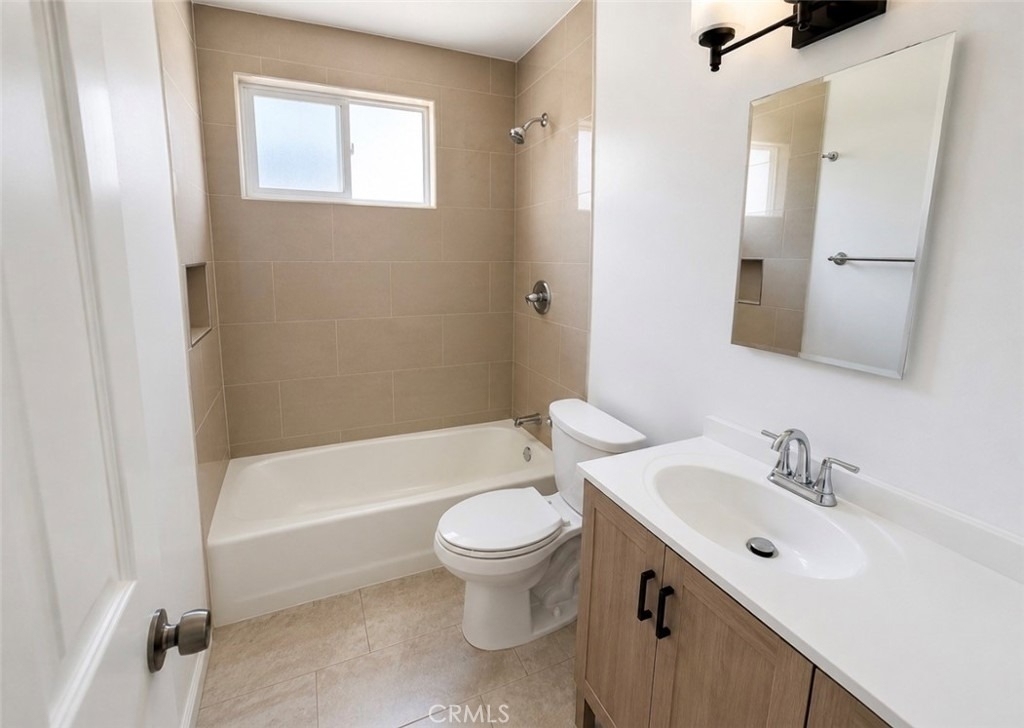 15226 Normandie - Photo 10
