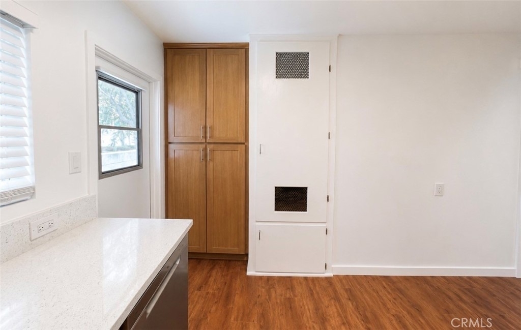 15226 Normandie - Photo 17