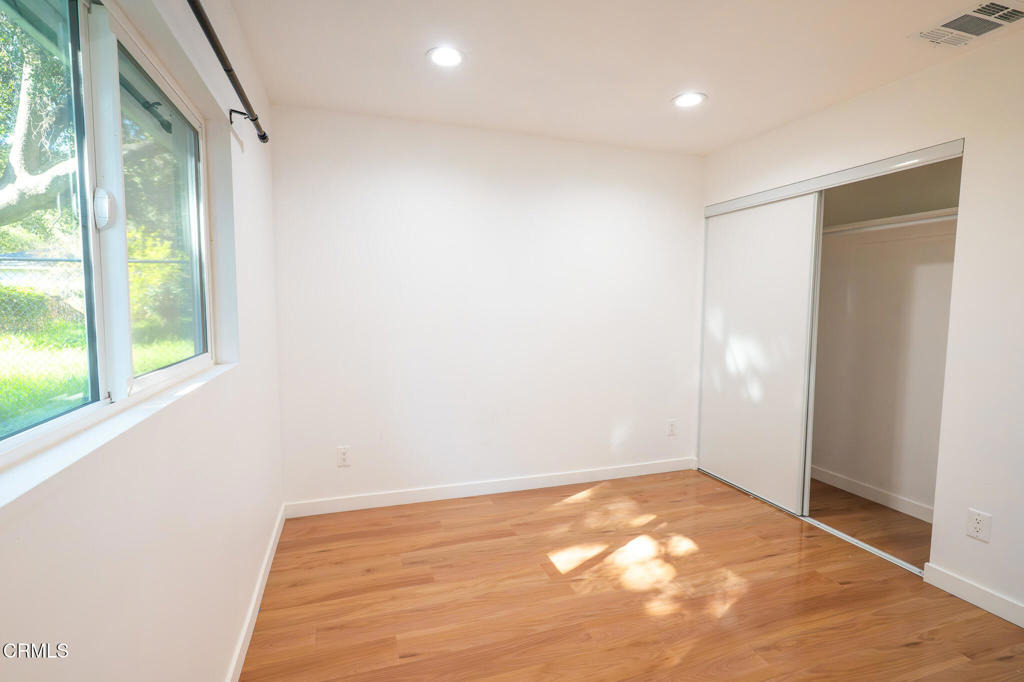 270 E Penn Street - Photo 12