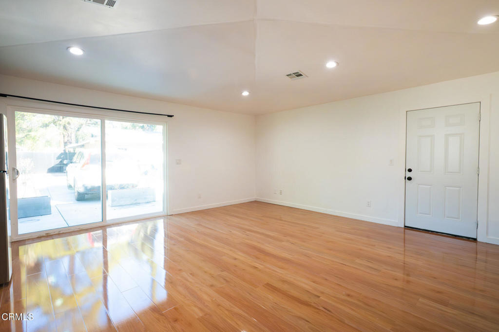 270 E Penn Street - Photo 6