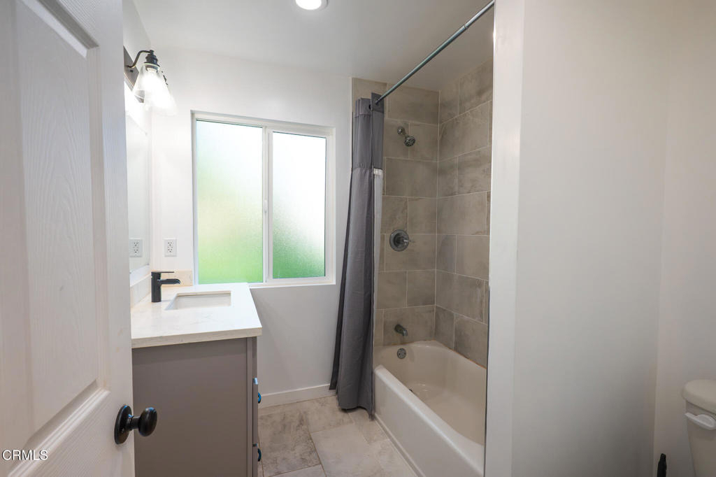 270 E Penn Street - Photo 13